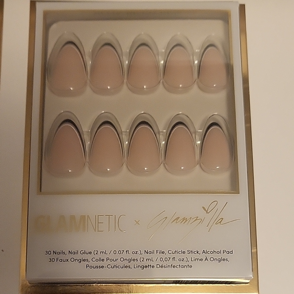 Glamnetic NO IN BETWEEN Press-On Nails Nwt